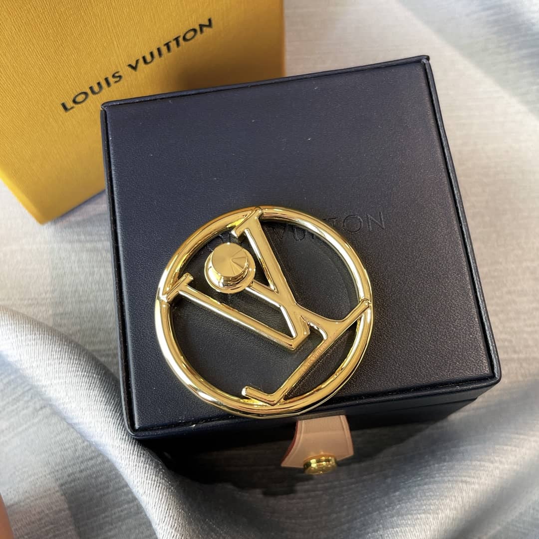 7 Star L0vis Vvtt0n Brooch