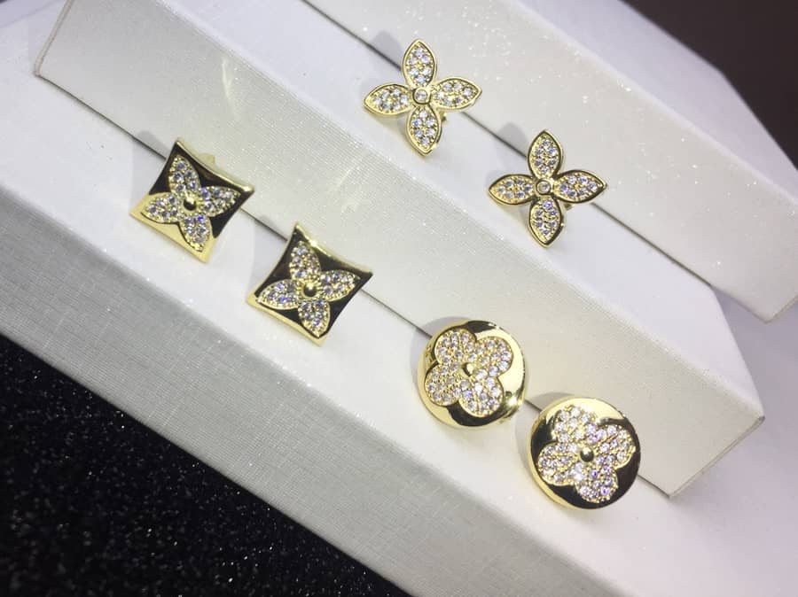 L0vis Vvtt0n Earring For Sale