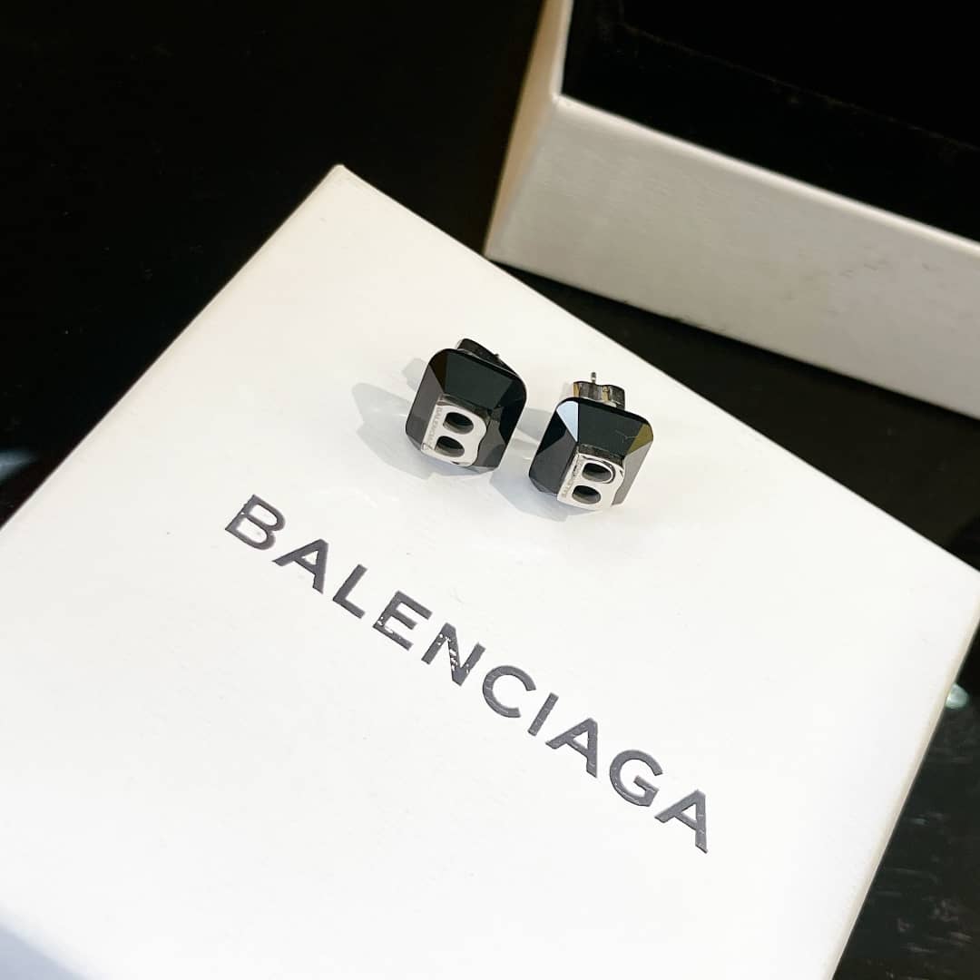 Ba1en*iaga Earring Dupes Logo