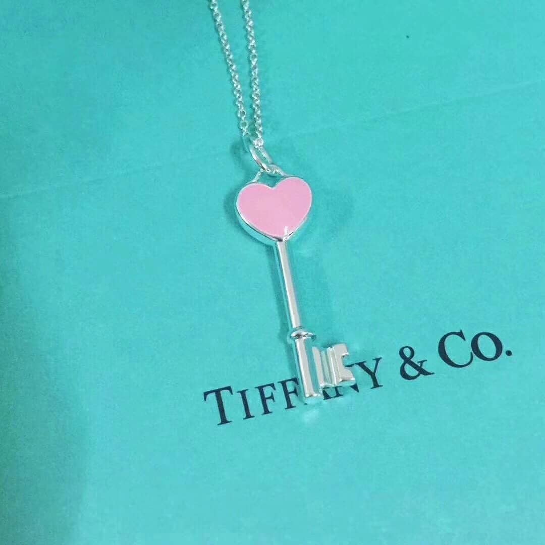 T*f*ny Necklace For Sale