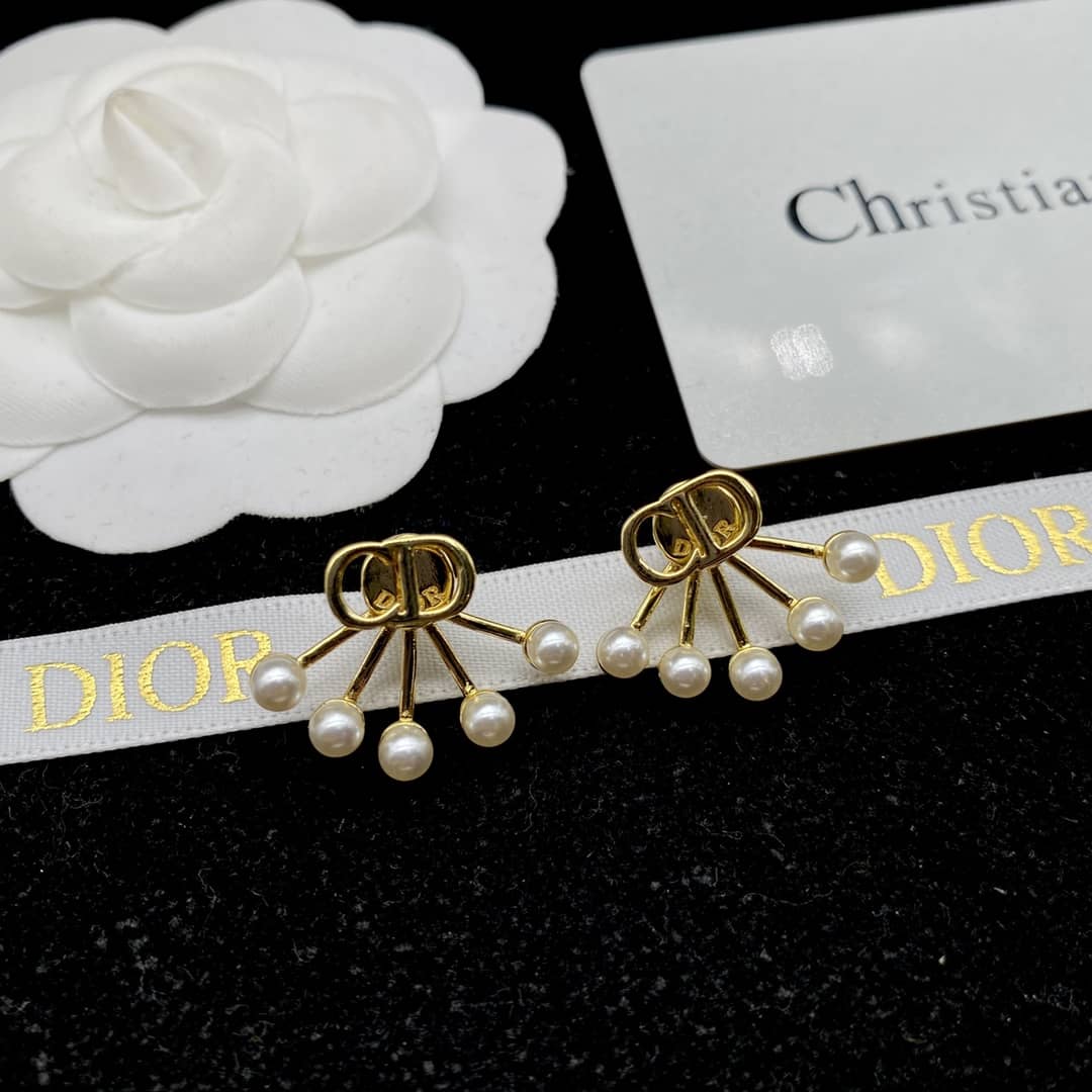 7 Star Chr1st1an D10r Earring