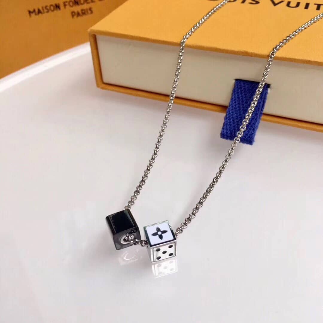 High Quality L0vis Vvtt0n Necklace