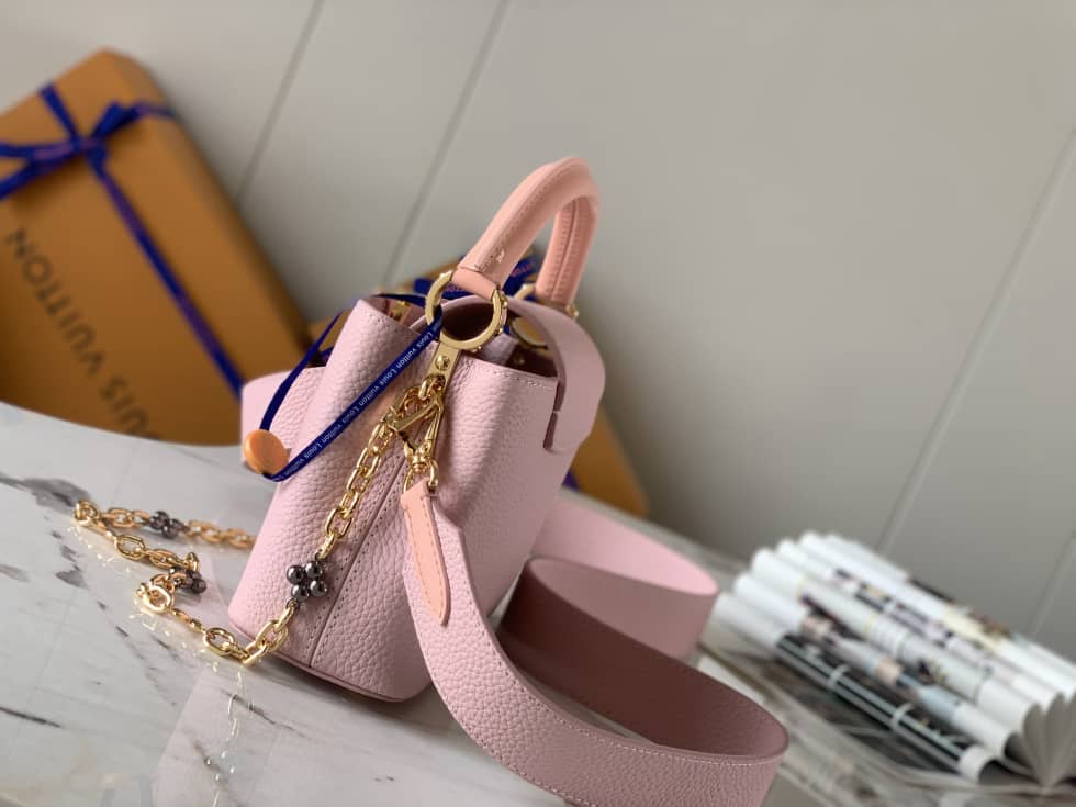 L0vis Vvtt0n Capucines Mini Tote M80239 Replica Crossbody Bag