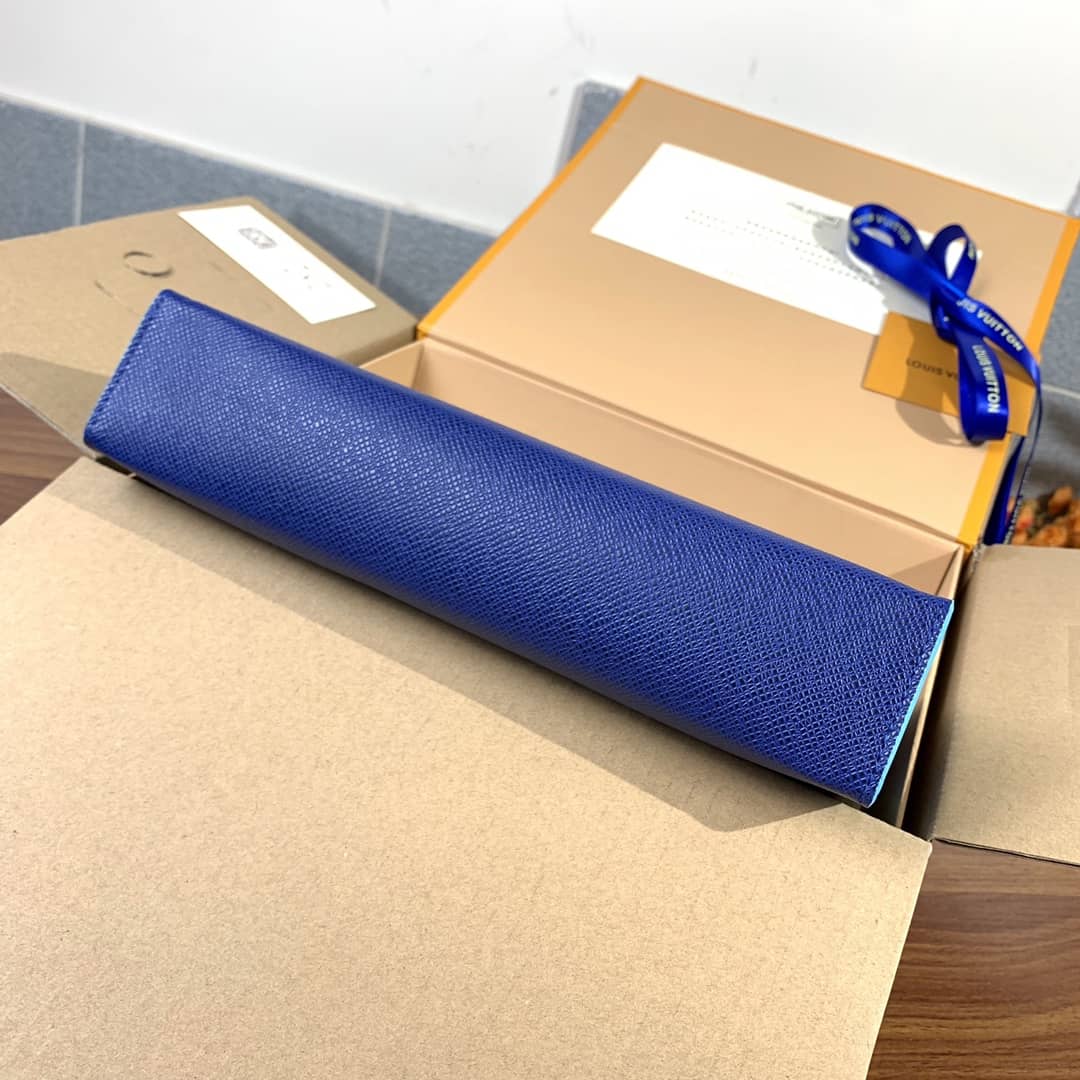 L0vis Vvtt0n Pochette Voyage MM Replica Clutch Blue M30395
