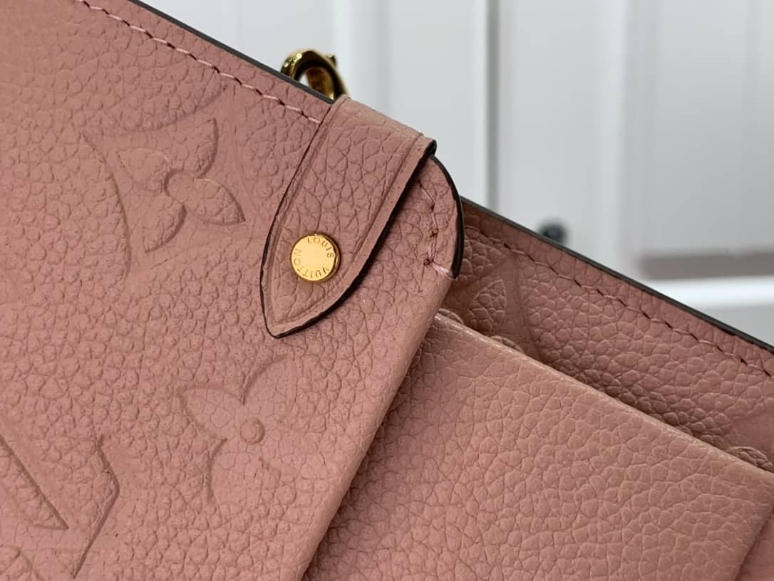 L0vis Vvtt0n Vavin Chain Empreinte Leather Replica Bag Pink M63398