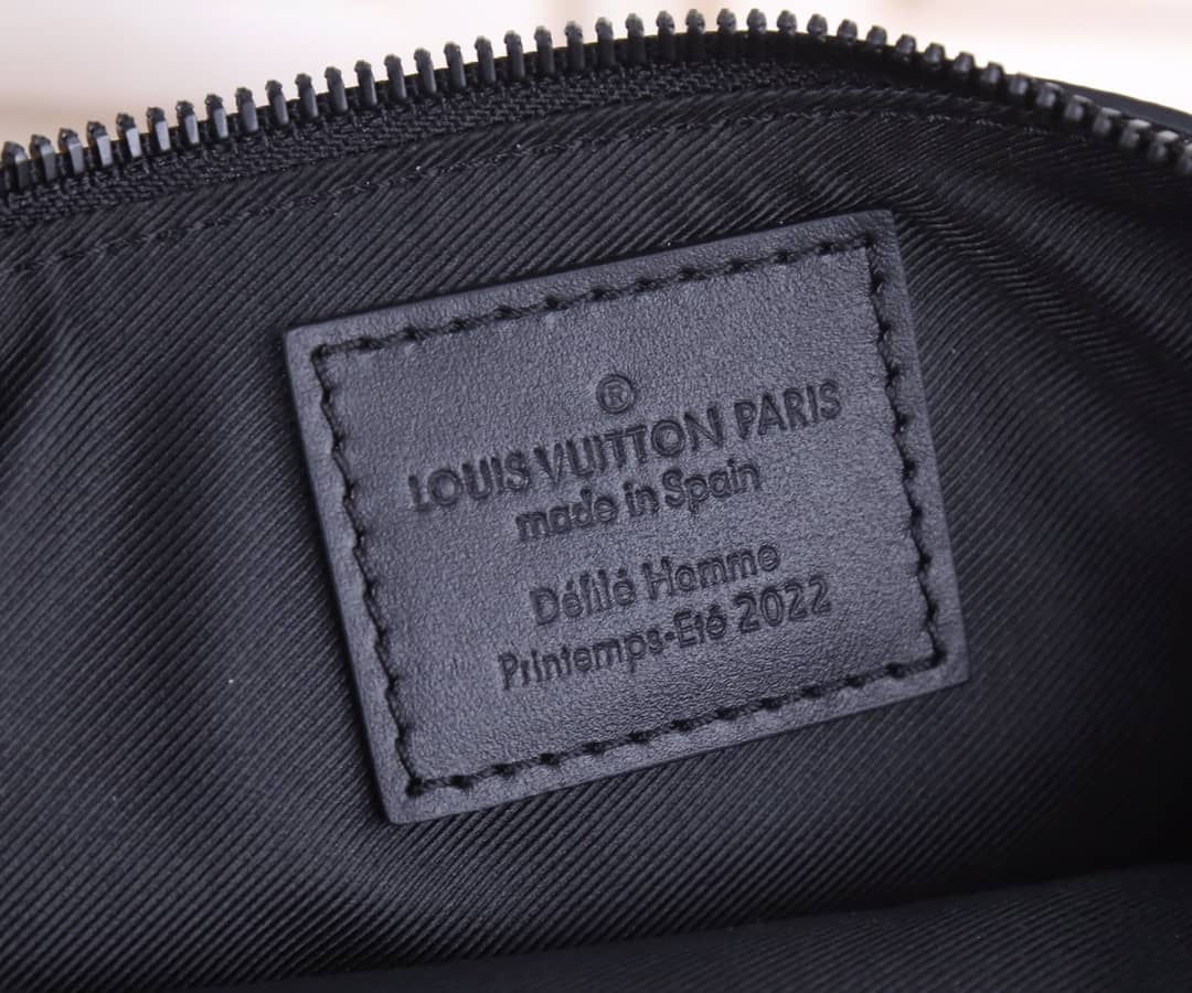 L0vis Vvtt0n Trio Pouch Taurillon M59681 Replica