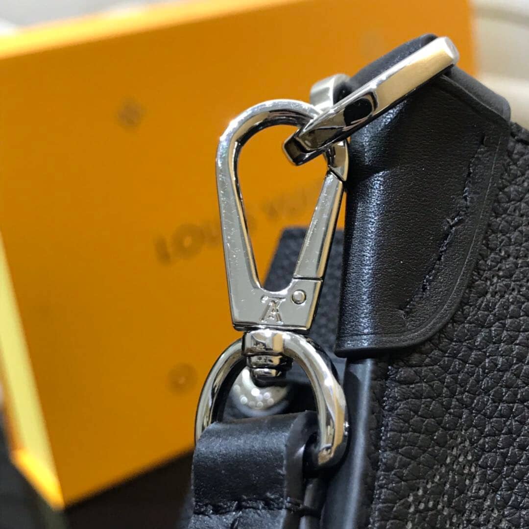 L0vis Vvtt0n Mahina Muria Replica Handbag Black M55801