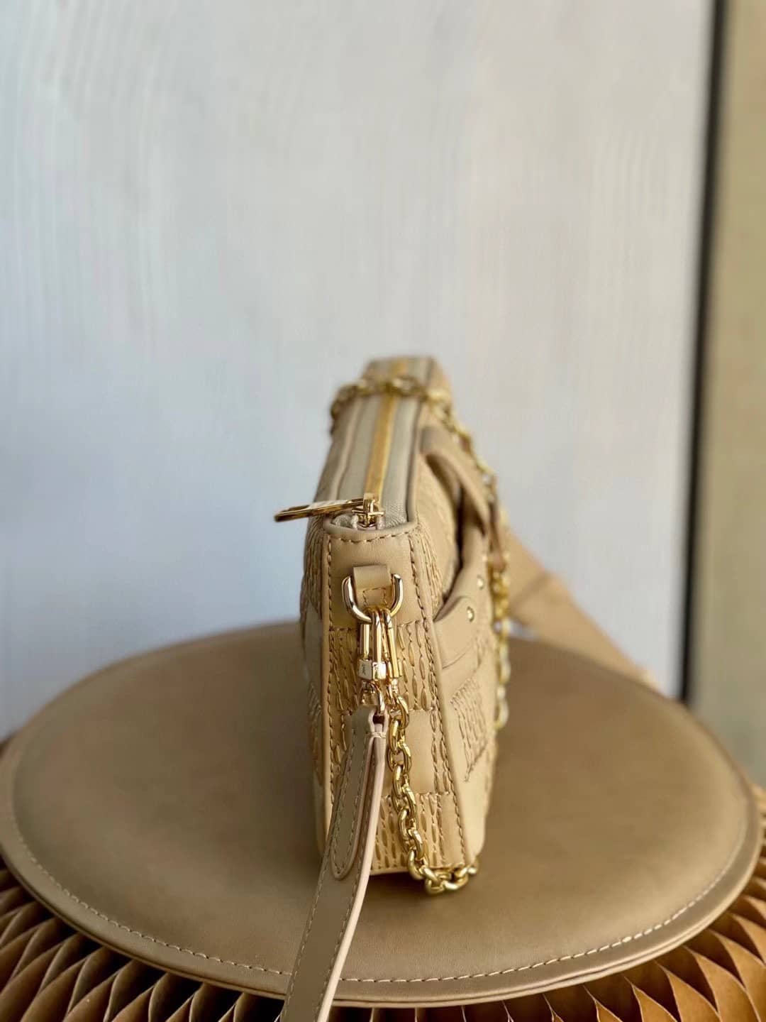 L0vis Vvtt0n Pochette Troca Beige M59048 Replica Crossbody Bag