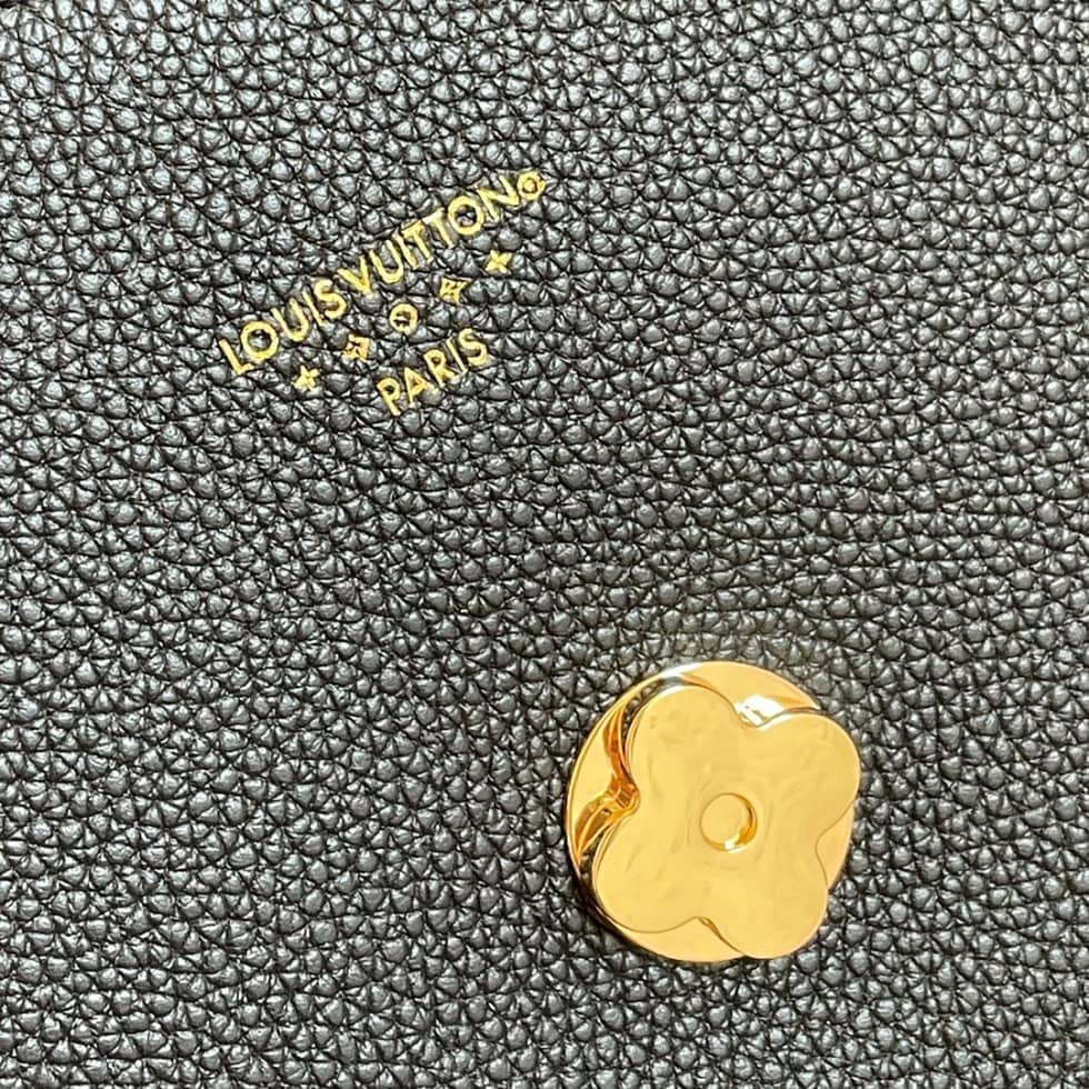 L0vis Vvtt0n Pont 9 Soft MM Grained Calfskin Black M58967 Replica Crossbody Bag