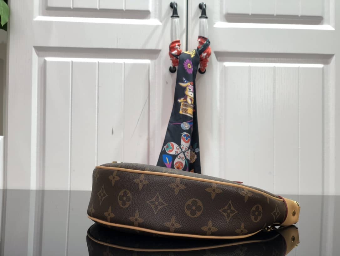 L0vis Vvtt0n Monogram Moon Bag Replica M44036