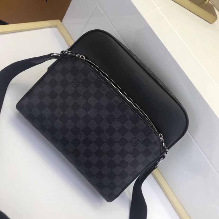 L0vis Vvtt0n Damier Graphite Dayton MM Replica Messenger Bag N41409