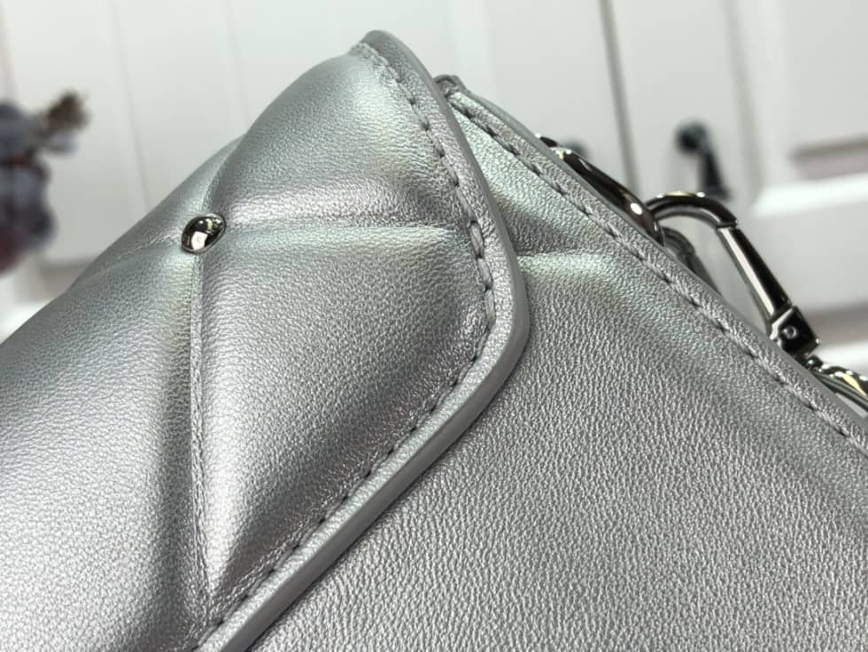 L0vis Vvtt0n Replica Bags Twist PM Leather M59031 Replica Crossbody Bag