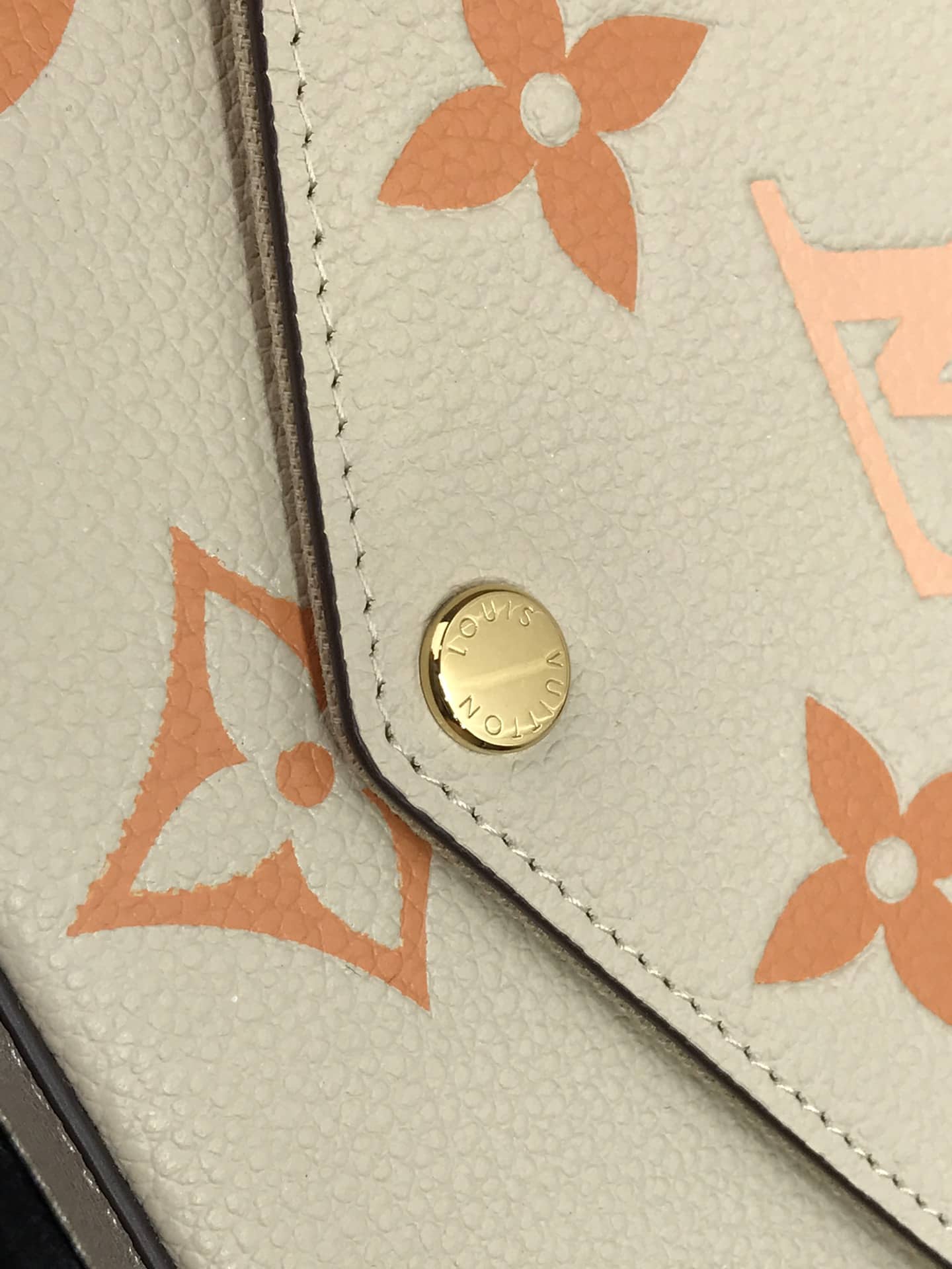 L0vis Vvtt0n Monogram Pochette Felicie Replica Bag Yellow M80498