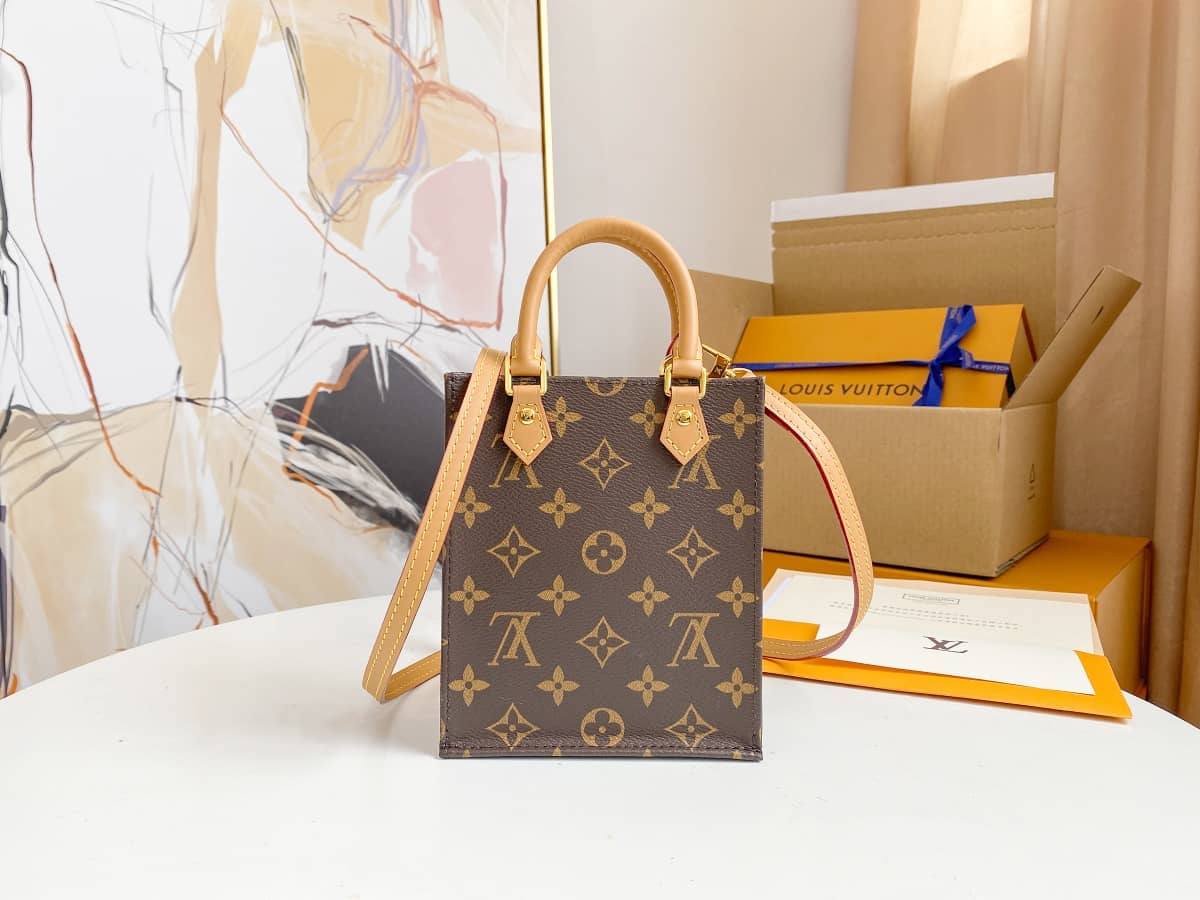 L0vis Vvtt0n Monogram Petit Sac Plat 2Way Replica Shoulder Bag M69442