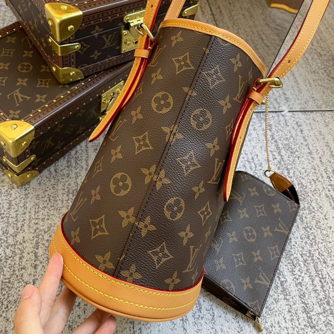 L0vis Vvtt0n Petit PM Monogram Canvas Brown M42238 Replica Bucket Bag
