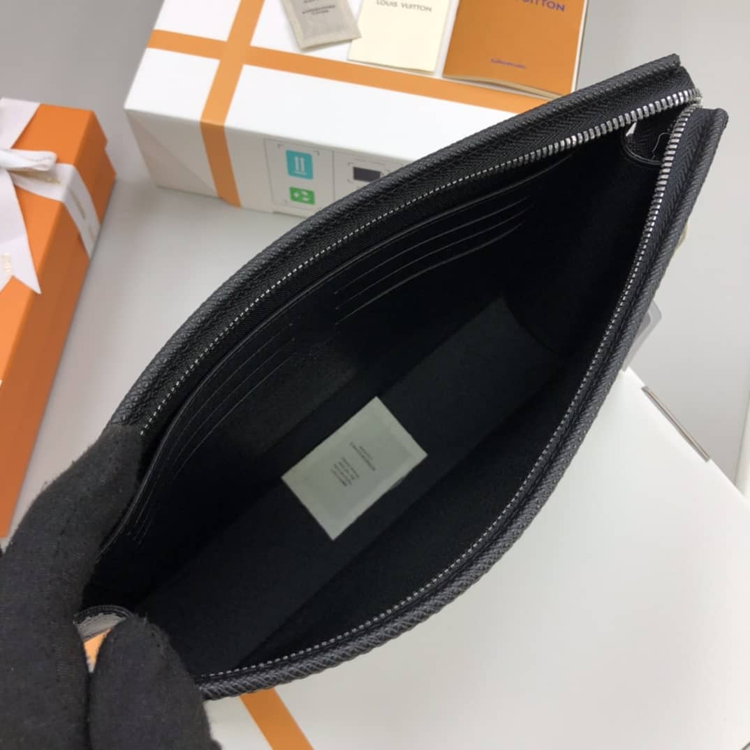 L0vis Vvtt0n Pochette Voyage MM Replica Clutch Black M30395