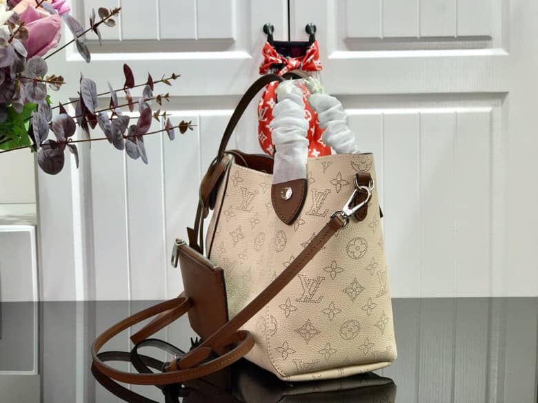 L0vis Vvtt0n Mahina Hina PM Leather Tote Replica Beige M54353