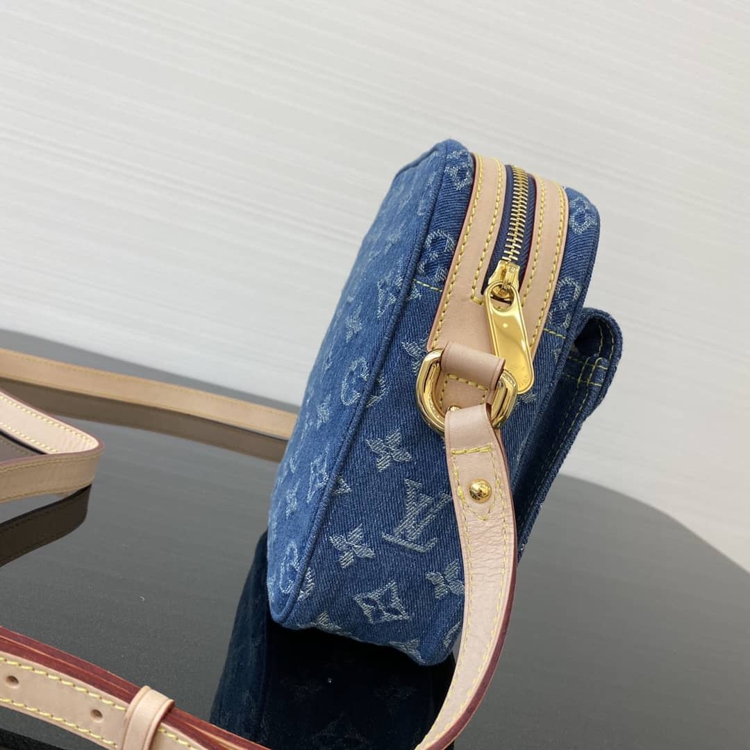 L0vis Vuittton Denim Monogram Vachetta Trim Camera Bag