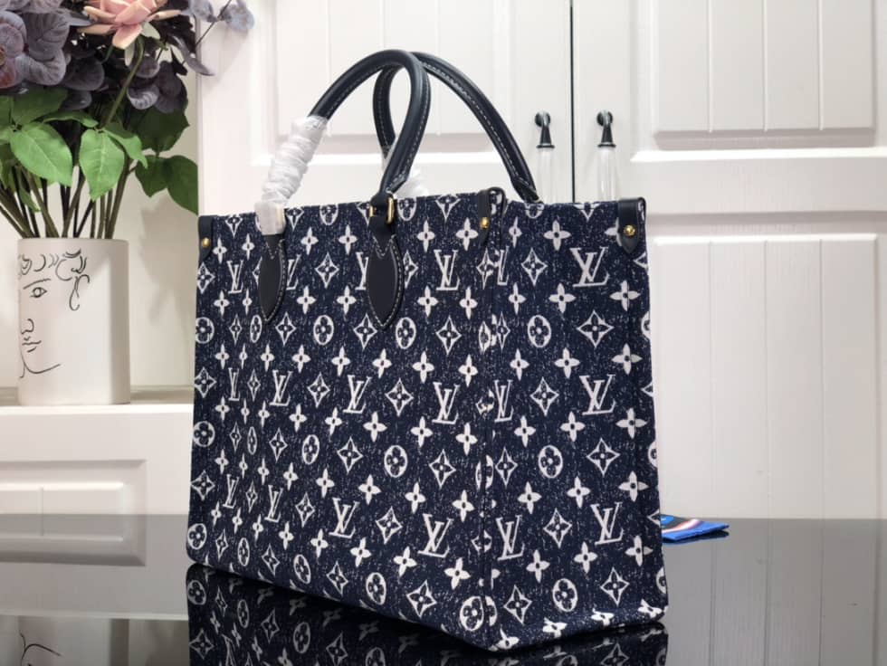 L0vis Vvtt0n Onthego MM Denim Leather M59608 Replica Tote
