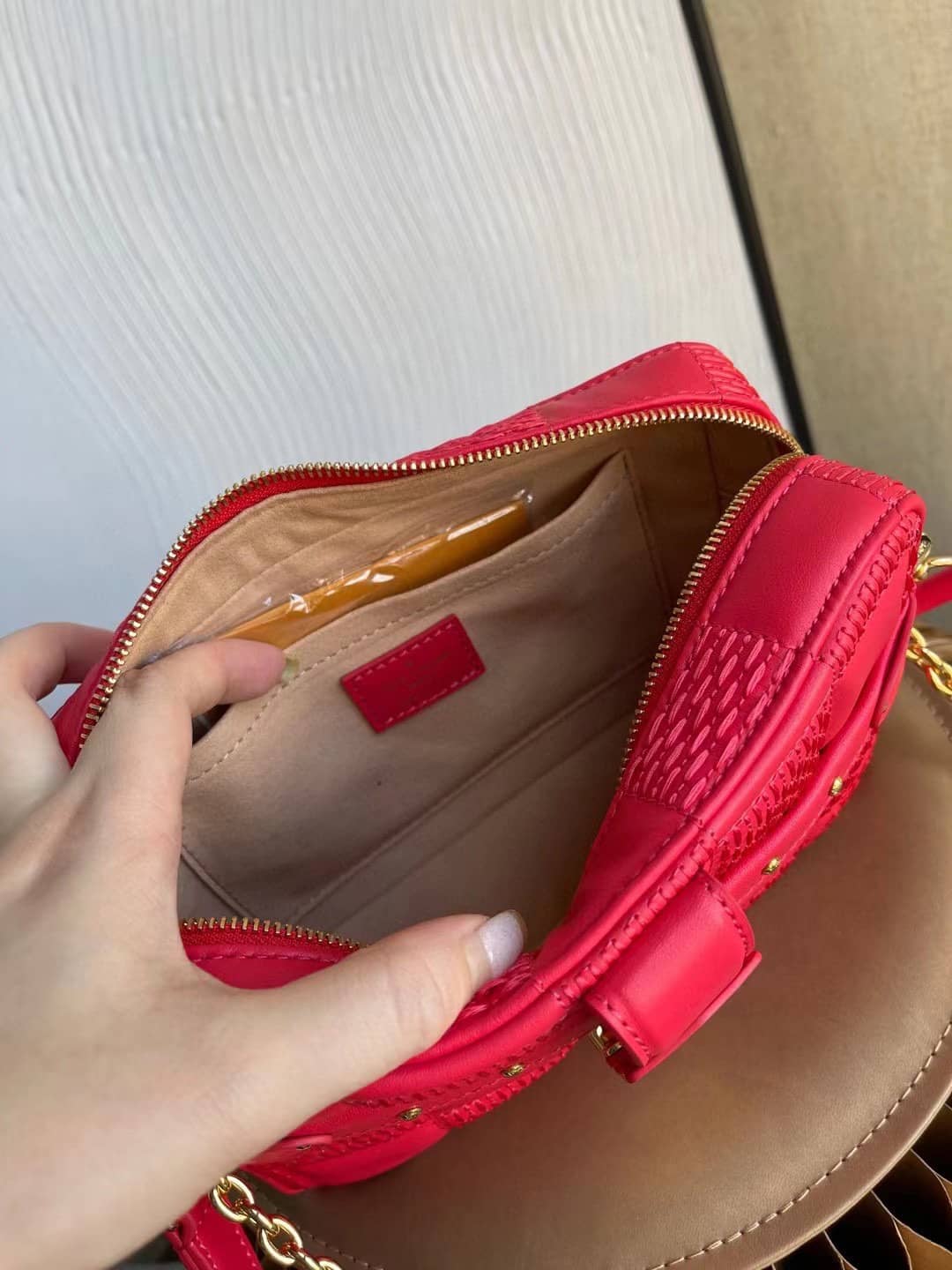 L0vis Vvtt0n Troca PM Red M59118 Replica Crossbody Bag