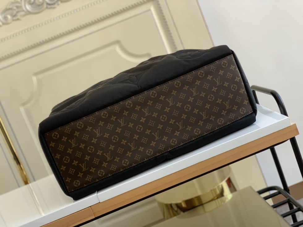 L0vis Vvtt0n Onthego GM Nylon Monogram Pilow Giant Black M59007 Replica Tote