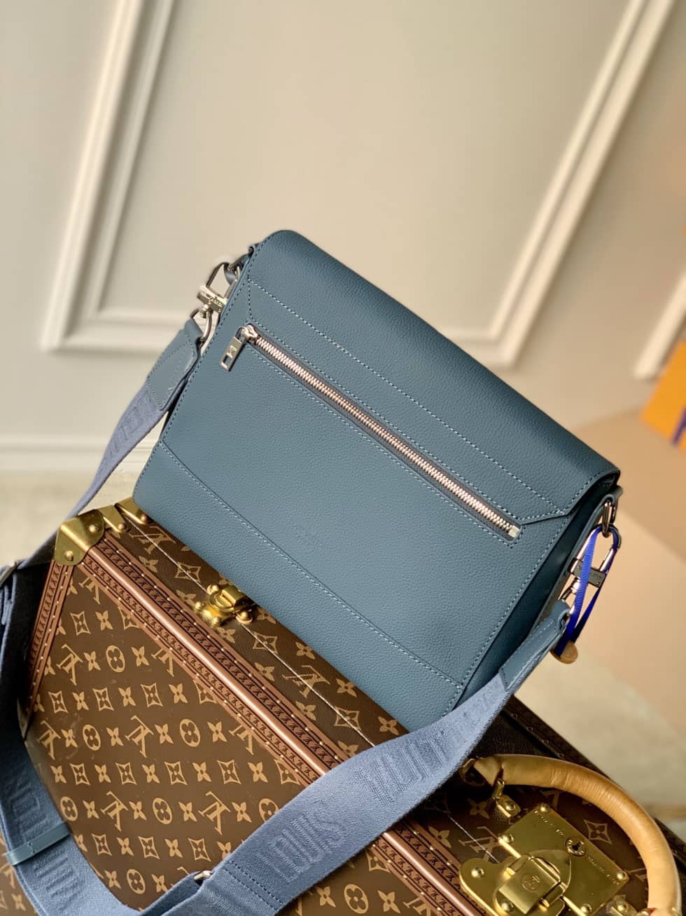 L0vis Vvtt0n Aerogram Calfskin Blue M59327 Replica Messenger Bag