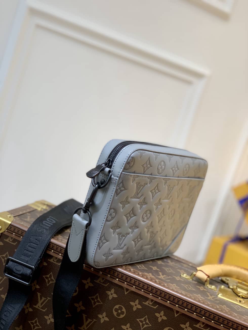 L0vis Vvtt0n Alpha Monogram Satellite Silver M44169 Replica Messenger Bag