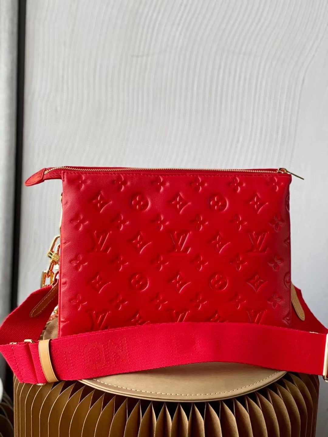 L0vis Vvtt0n Coussin PM Gold Chain Rouge Red M57792 Replica Shoulder Bag