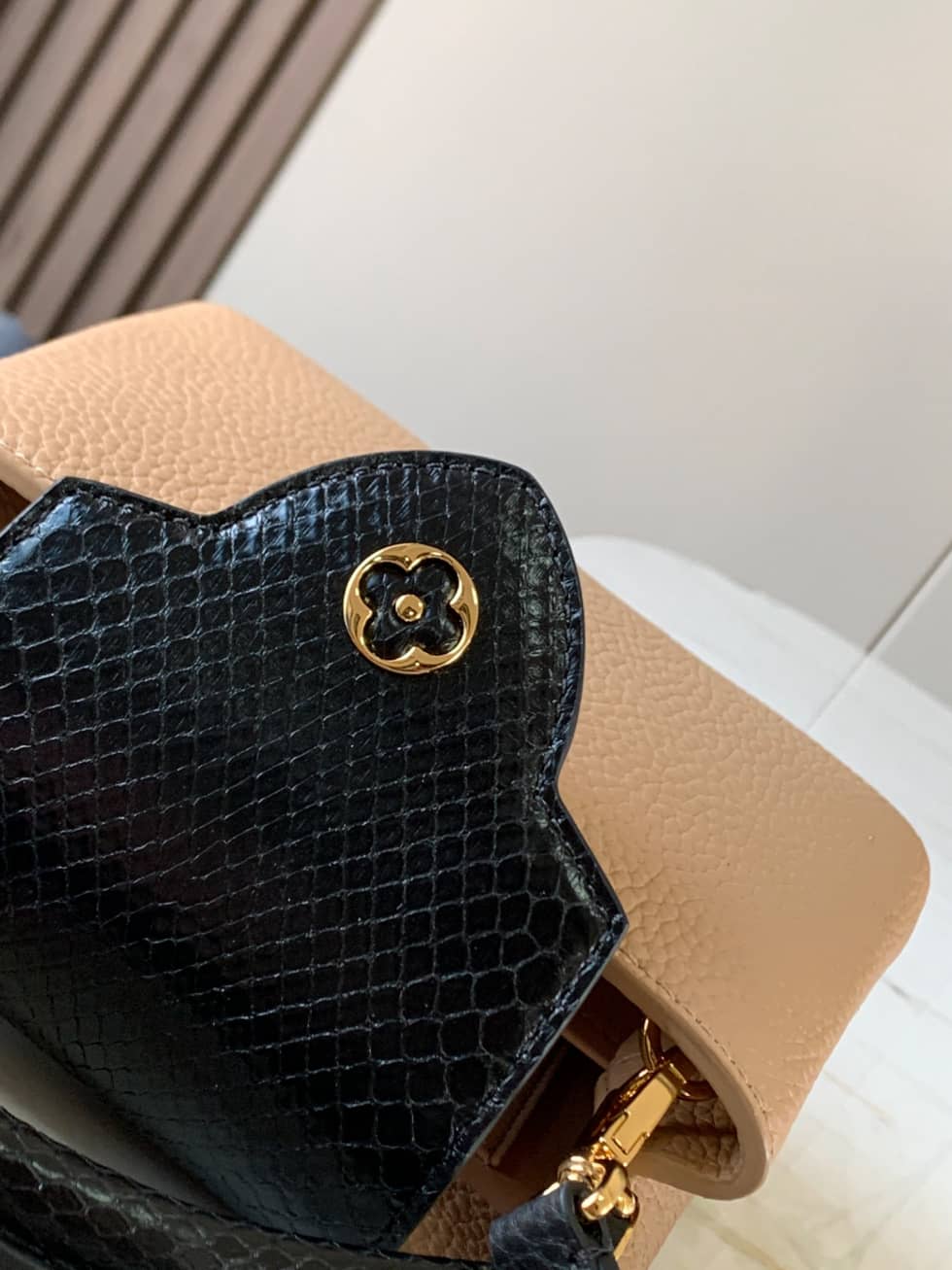 L0vis Vvtt0n Capucines Mini Python Skin N95509 Replica Crossbody Bag