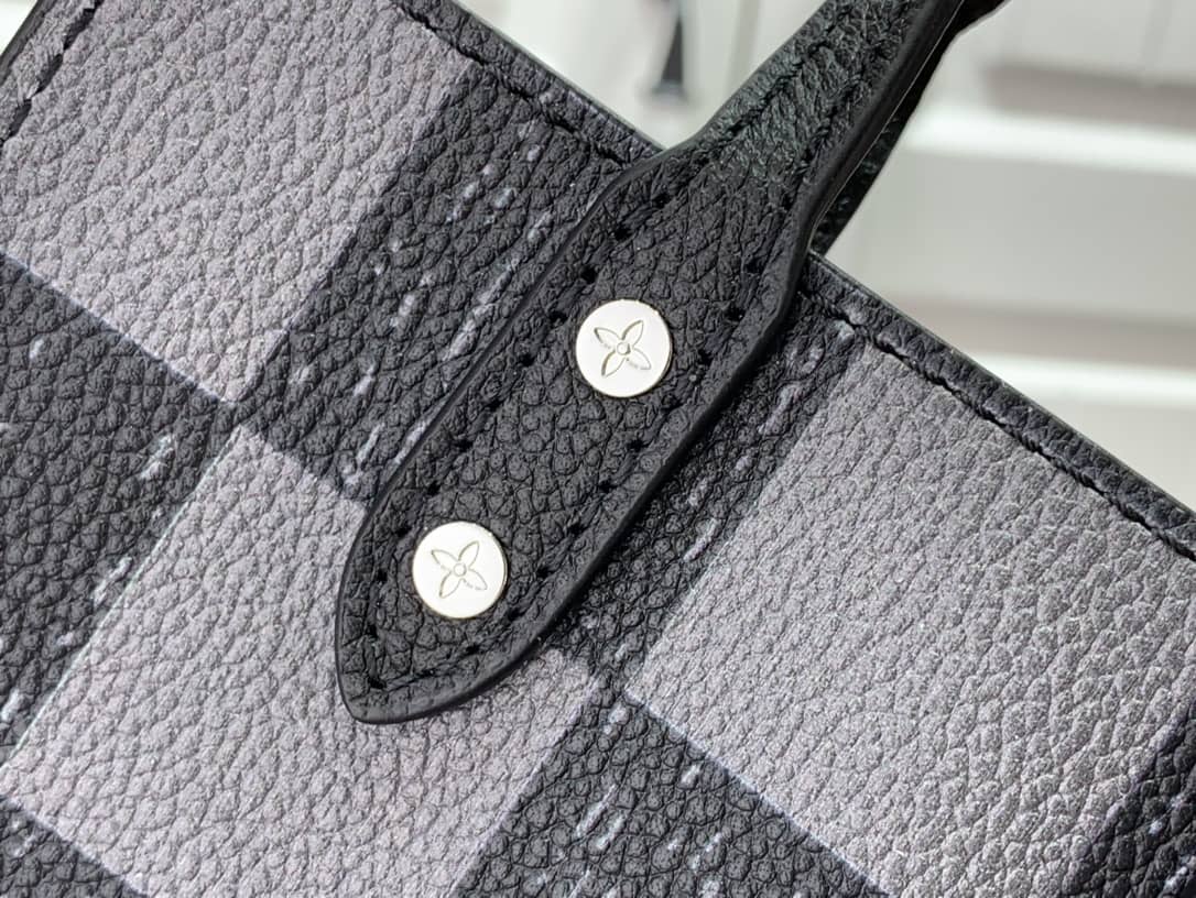 L0vis Vvtt0n Damier Checkerboard Pattern Sac Plat XS Bag Replica N60495