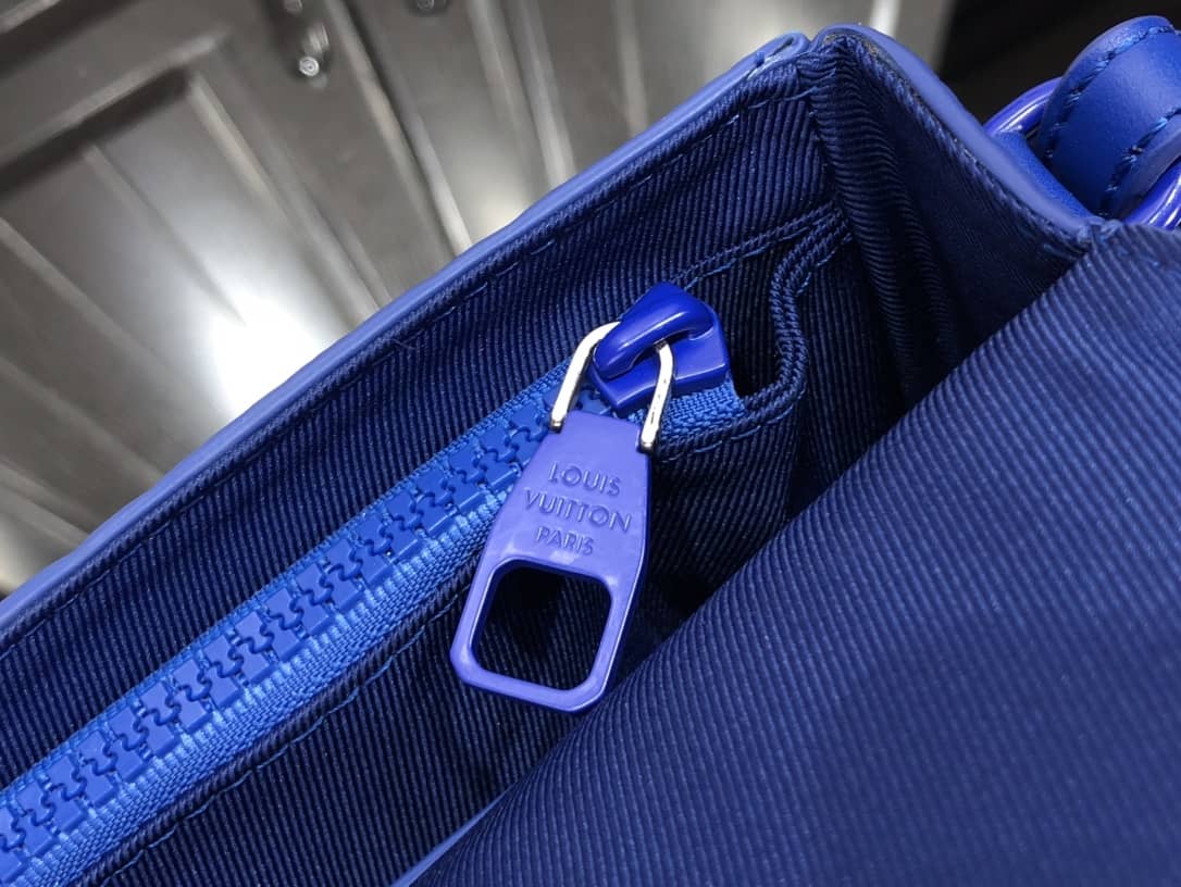 L0vis Vvtt0n S Lock A4 Monogram Taurillon Cowhide Leather Pouch Replica Blue M80582