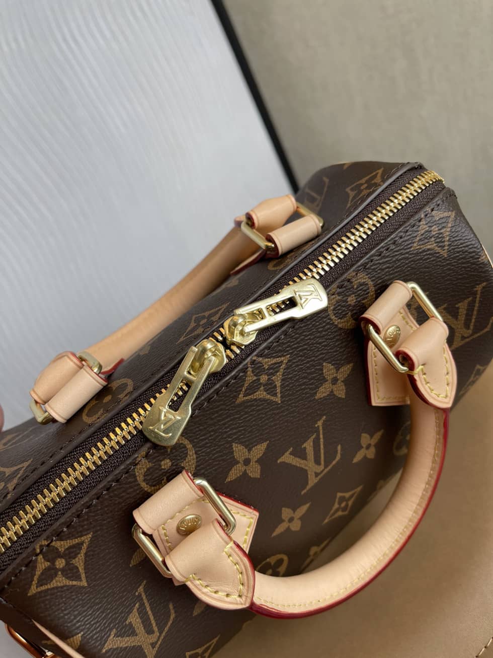 L0vis Vvtt0n Speedy Bandouliere 20 M45948 Replica Shoulder Bag