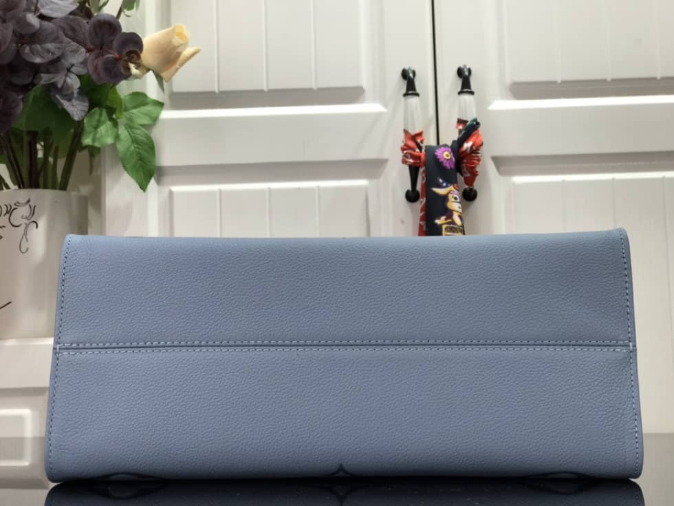L0vis Vvtt0n OnTheGo Monogram Empreinte MM Blue M45718 Replica Tote