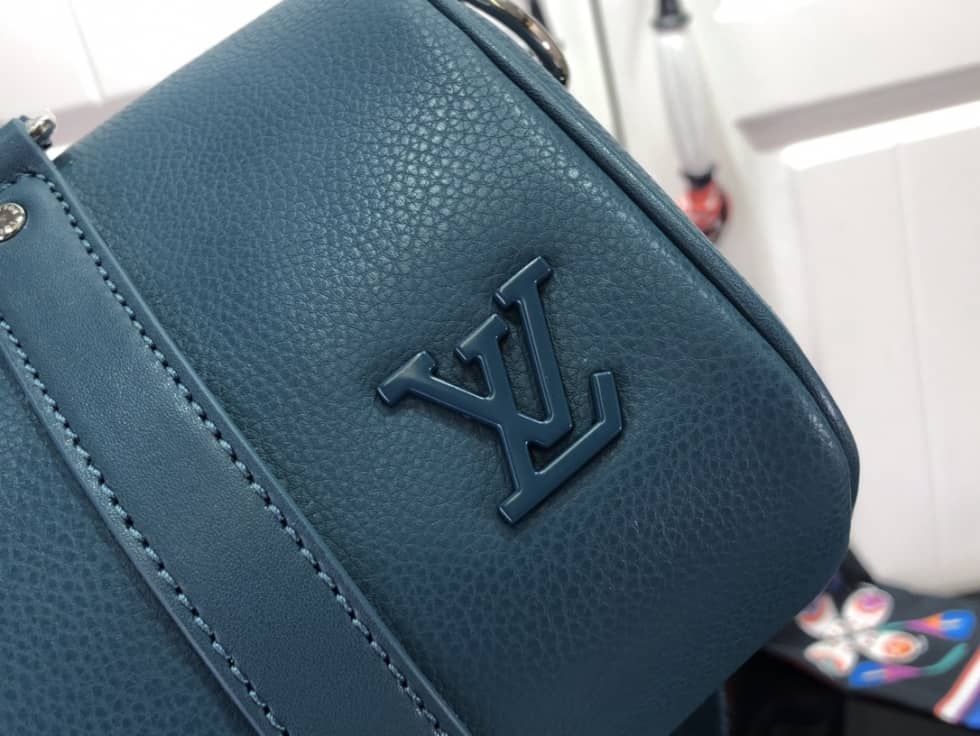 L0vis Vvtt0n Keepall XS Blue M81004 Replica Shoulder Bag