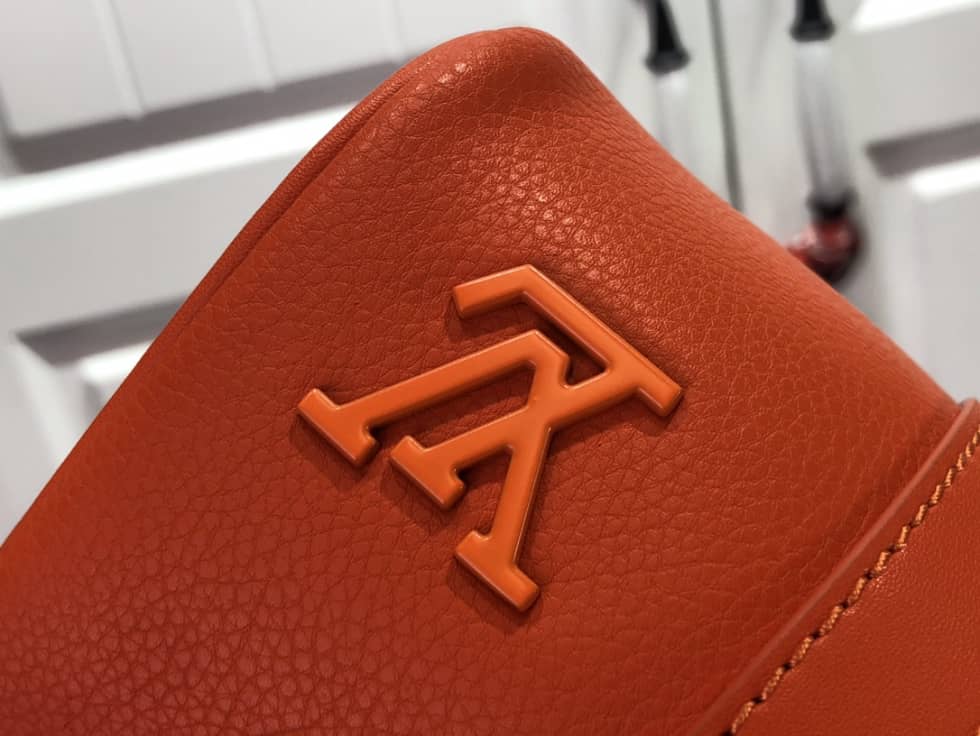 L0vis Vvtt0n Keepall XS Orange M81004 Replica Shoulder Bag