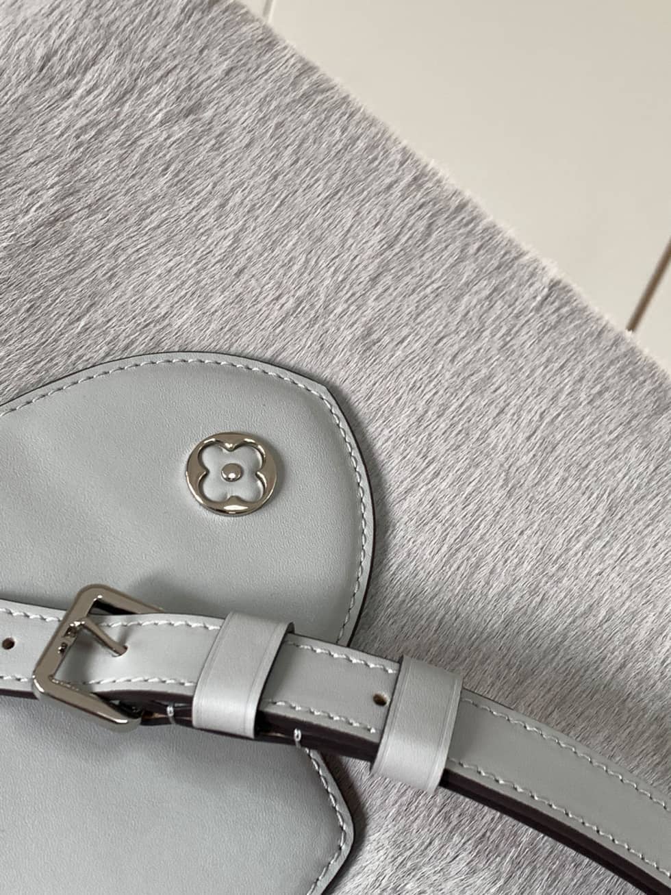 L0vis Vvtt0n Capucines MM 2way Hand Magnolia M42258 Replica Crossbody Bag