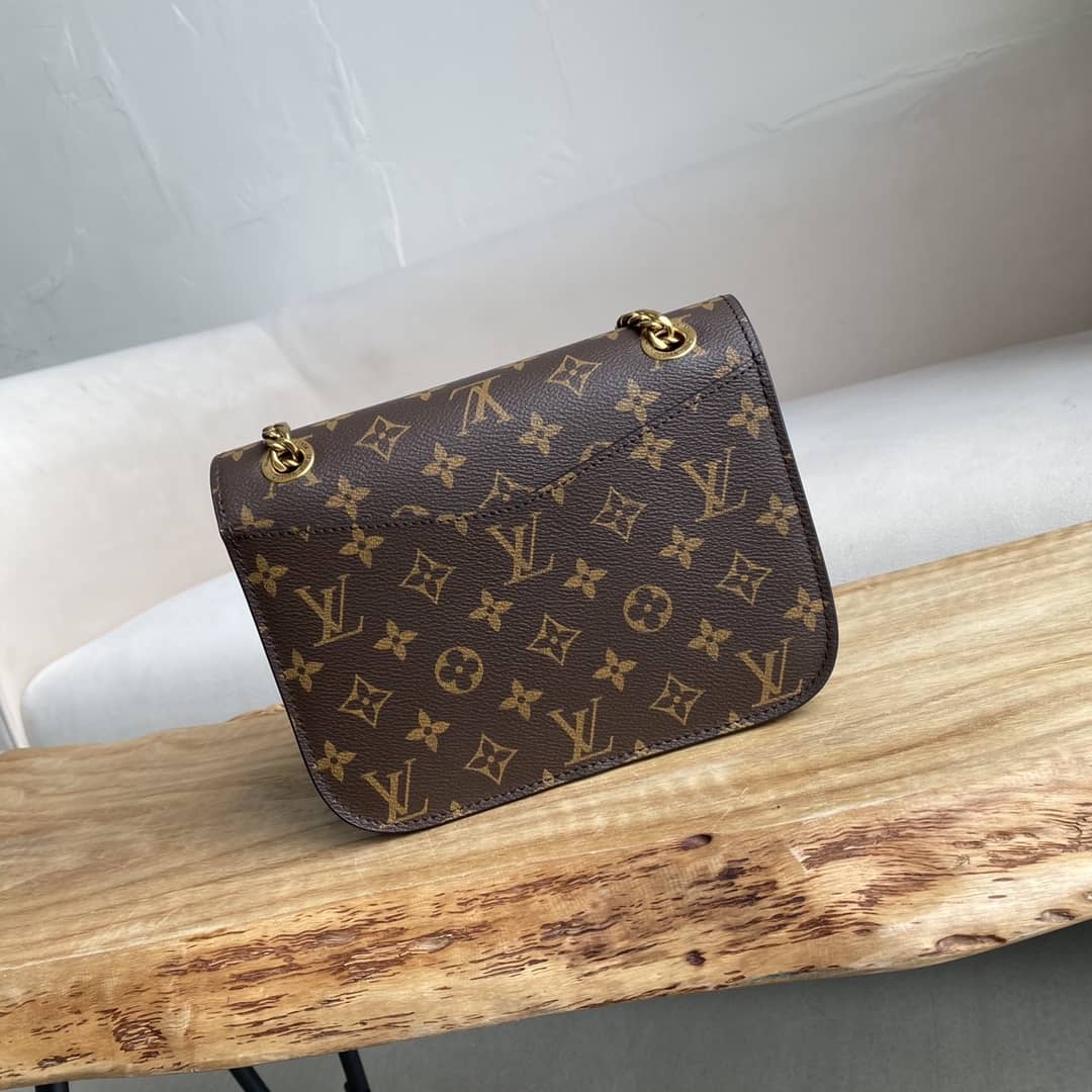 L0vis Vvtt0n Monogram Canvas Passy Replica Handbag M45592