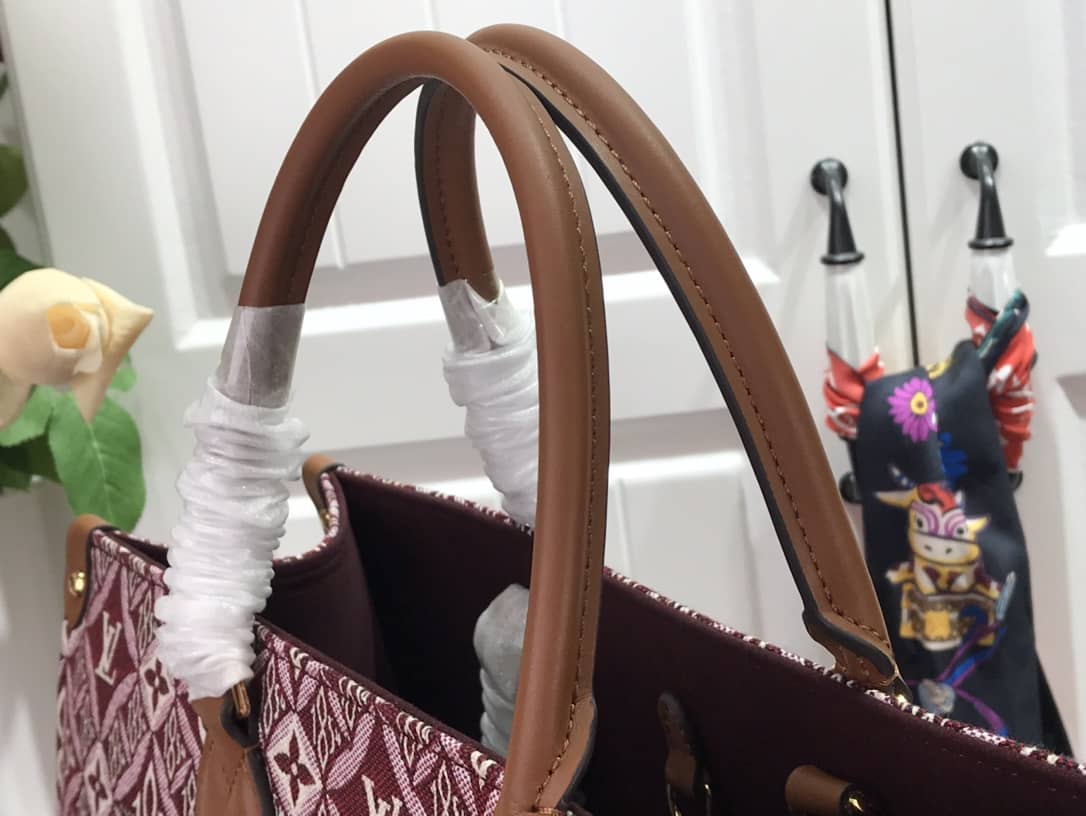 L0vis Vvtt0n On the Go GM Since 1854 Tote Replica Red M57207