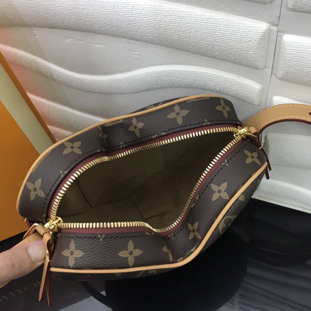 L0vis Vvtt0n Monogram Boite Chapeau Souple PM Replica Crossbody Bag Brown M45149