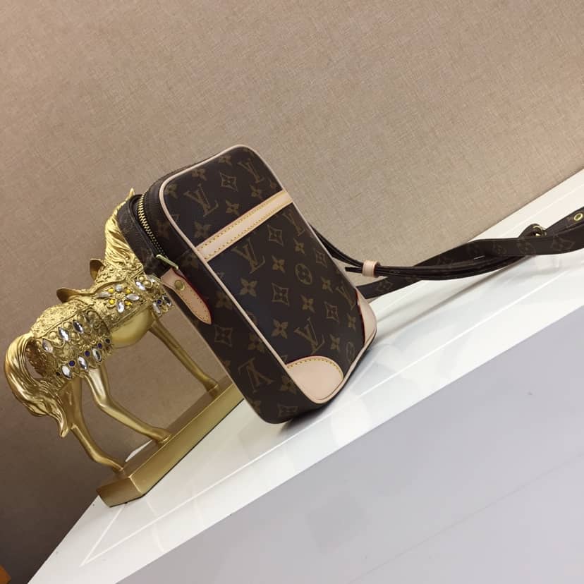L0vis Vvtt0n Monogram Danube Replica Crossbody Bag M45266