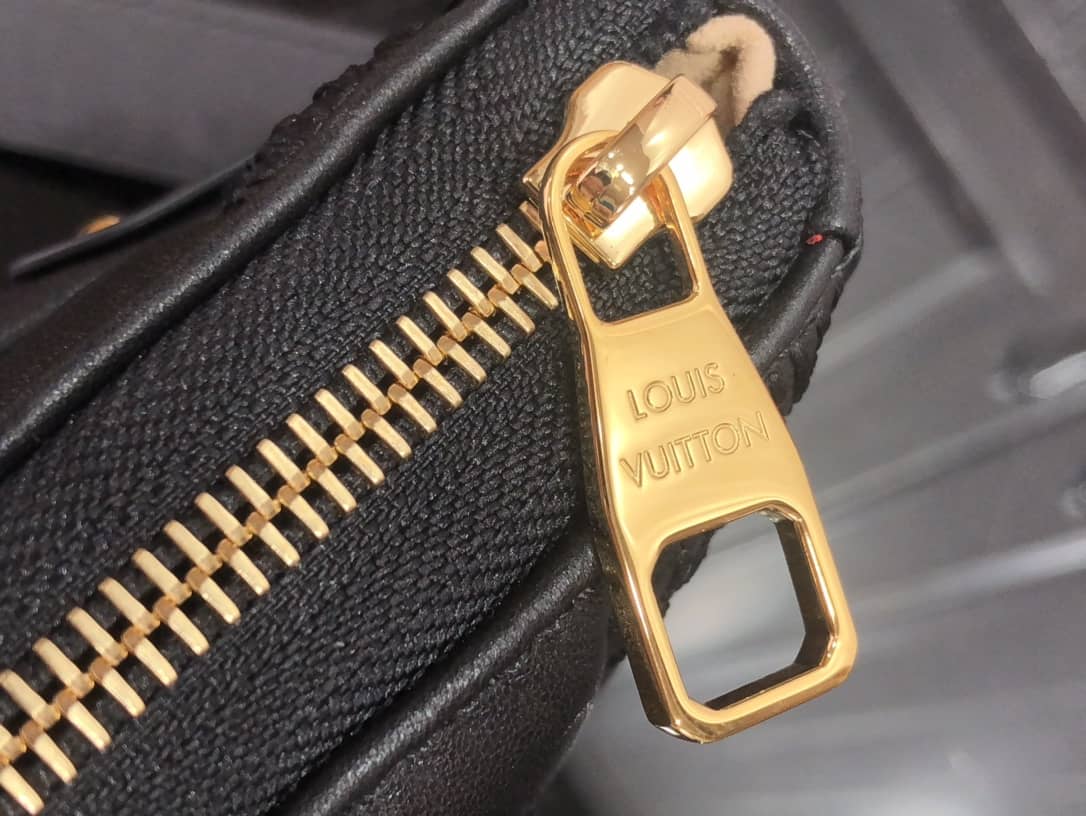 L0vis Vvtt0n Pochette Troca Replica Shoulder Bag Black M59046