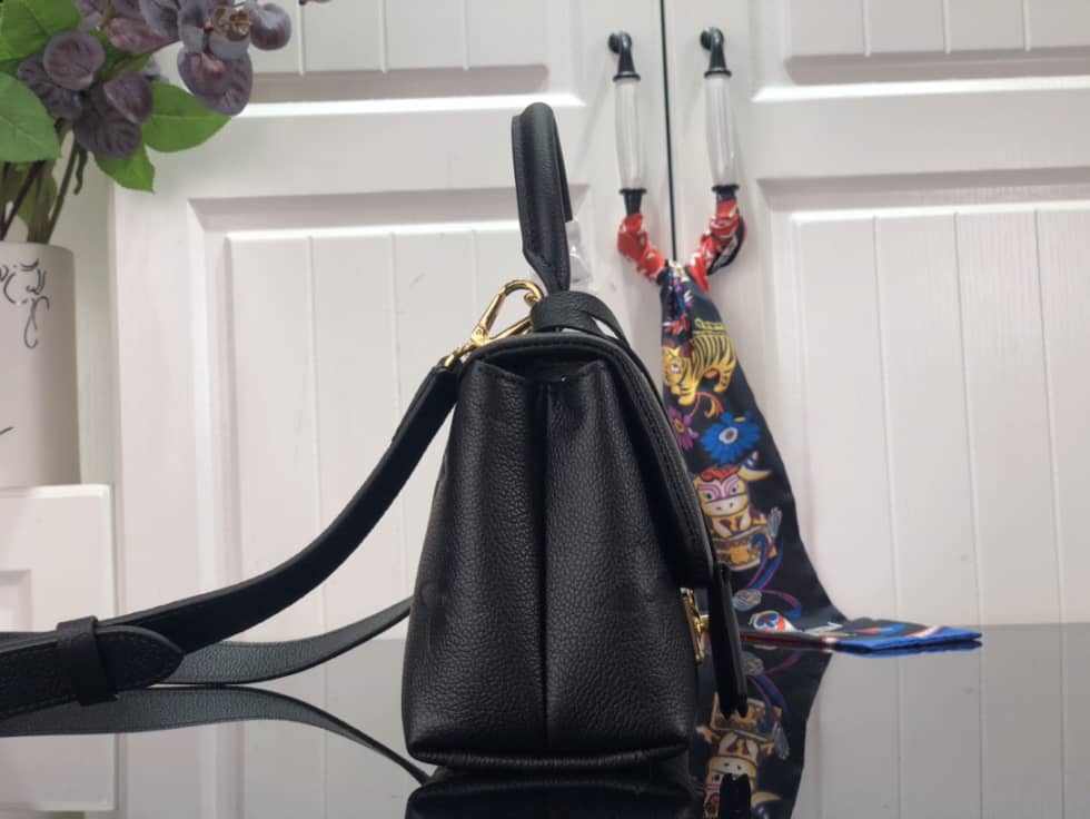 L0vis Vvtt0n Madeleine BB Monogram Black M46008 Replica Shoulder Bag