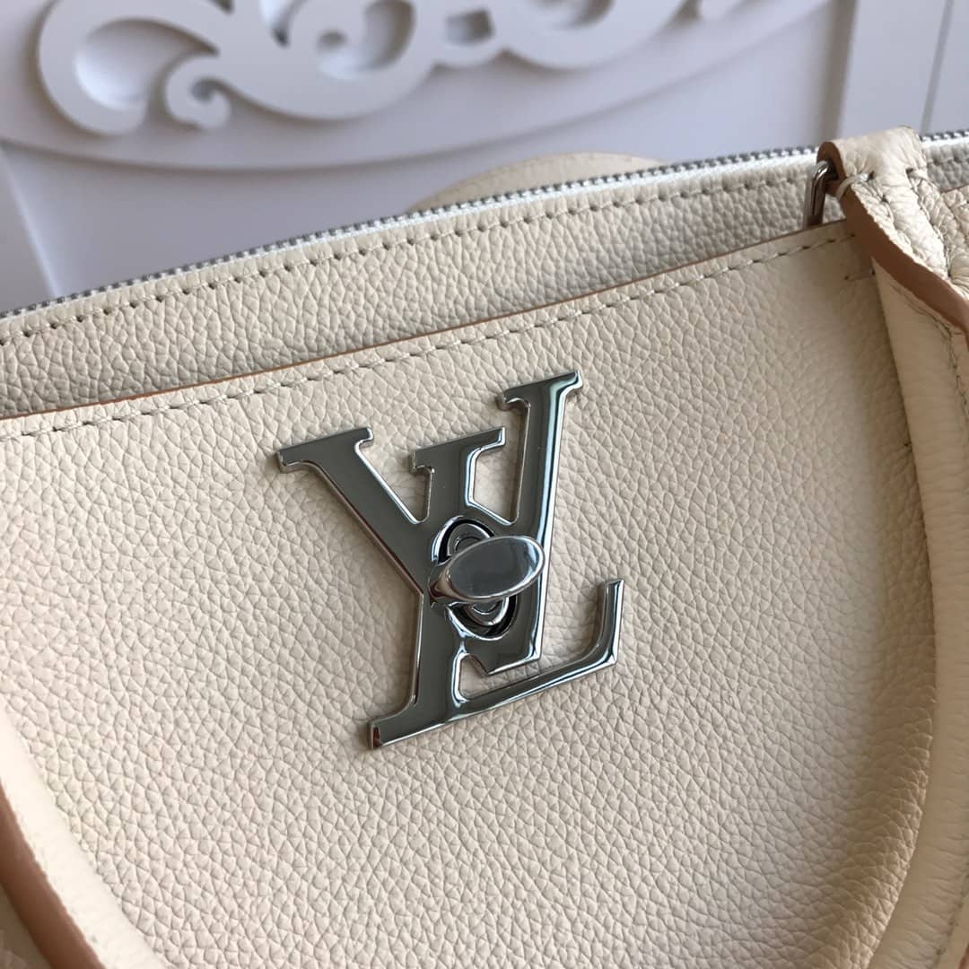L0vis Vvtt0n Lockmeto Leather Tote Replica White M54569