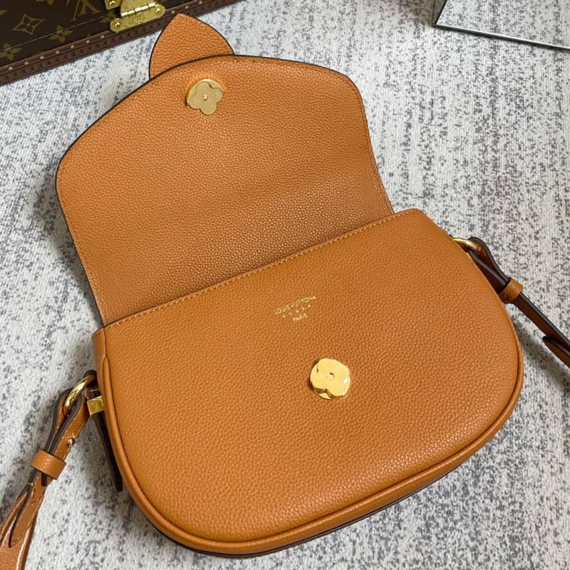 L0vis Vvtt0n Pont 9 Soft MM Grained Calfskin Leather Replica Bag Orange M58968