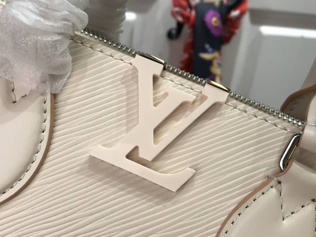 L0vis Vvtt0n Grenelle PM Tote Replica Apricot M57681