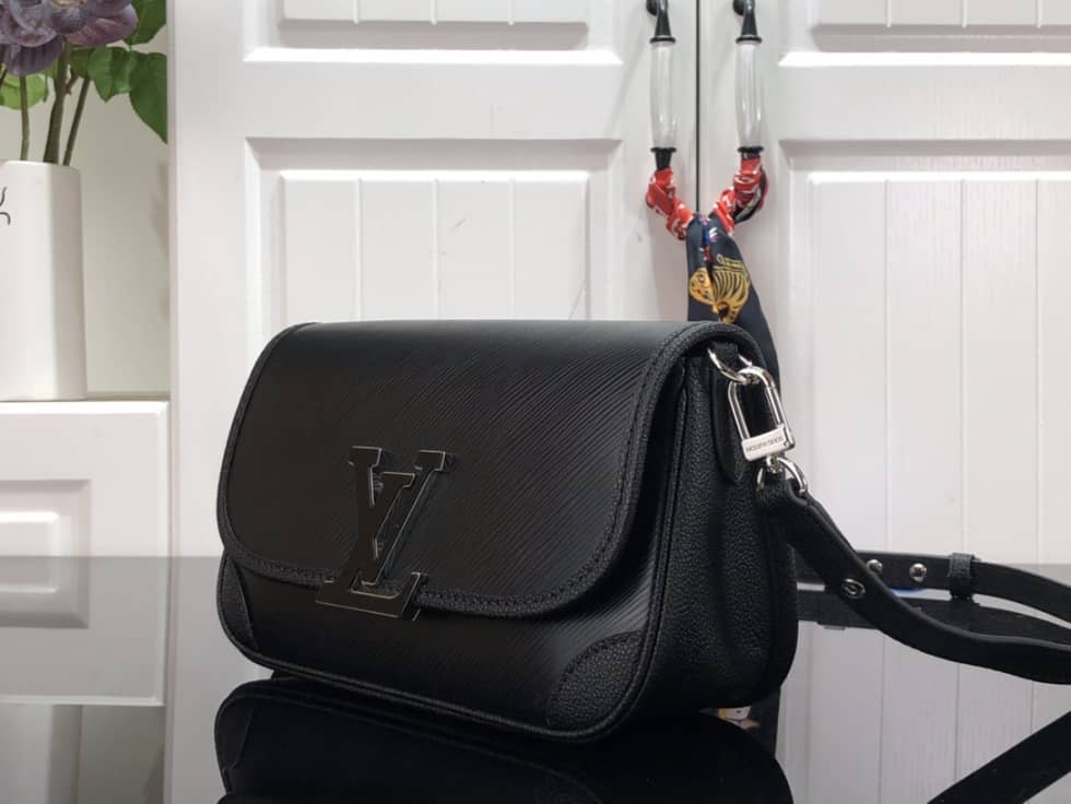 L0vis Vvtt0n Buci Epi Leather M59386 Replica Crossbody Bag