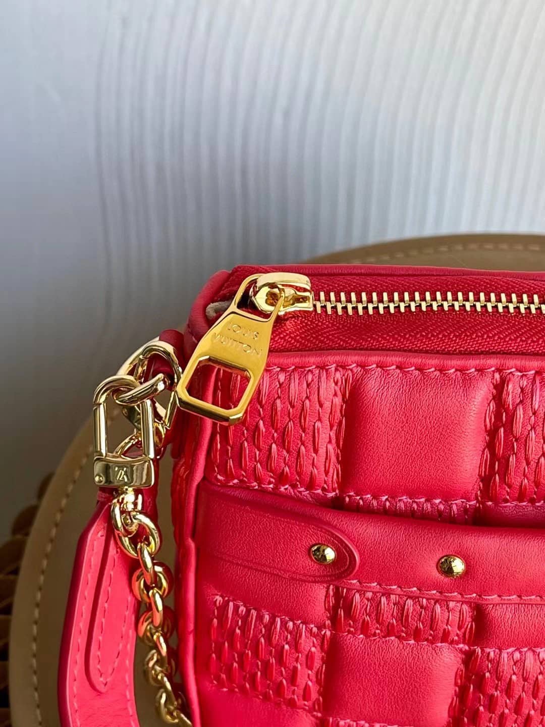 L0vis Vvtt0n Pochette Troca Red M59049 Replica Crossbody Bag