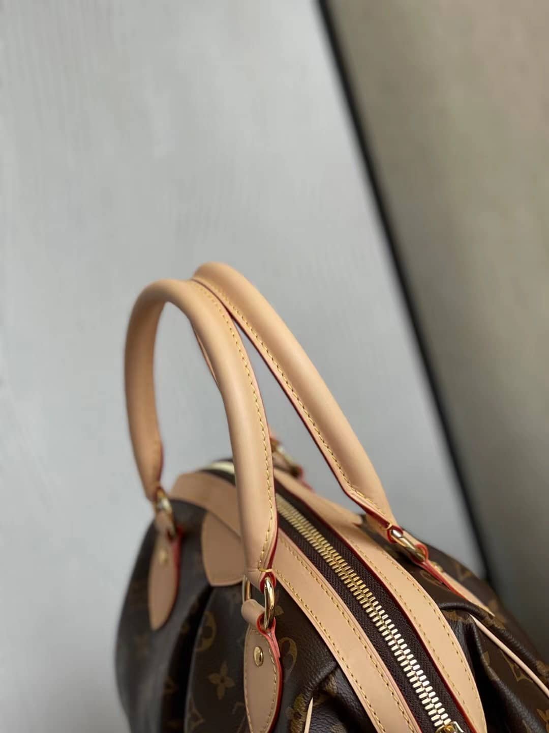 L0vis Vvtt0n Monogram Tivoli PM M40143 Replica Shoulder Bag