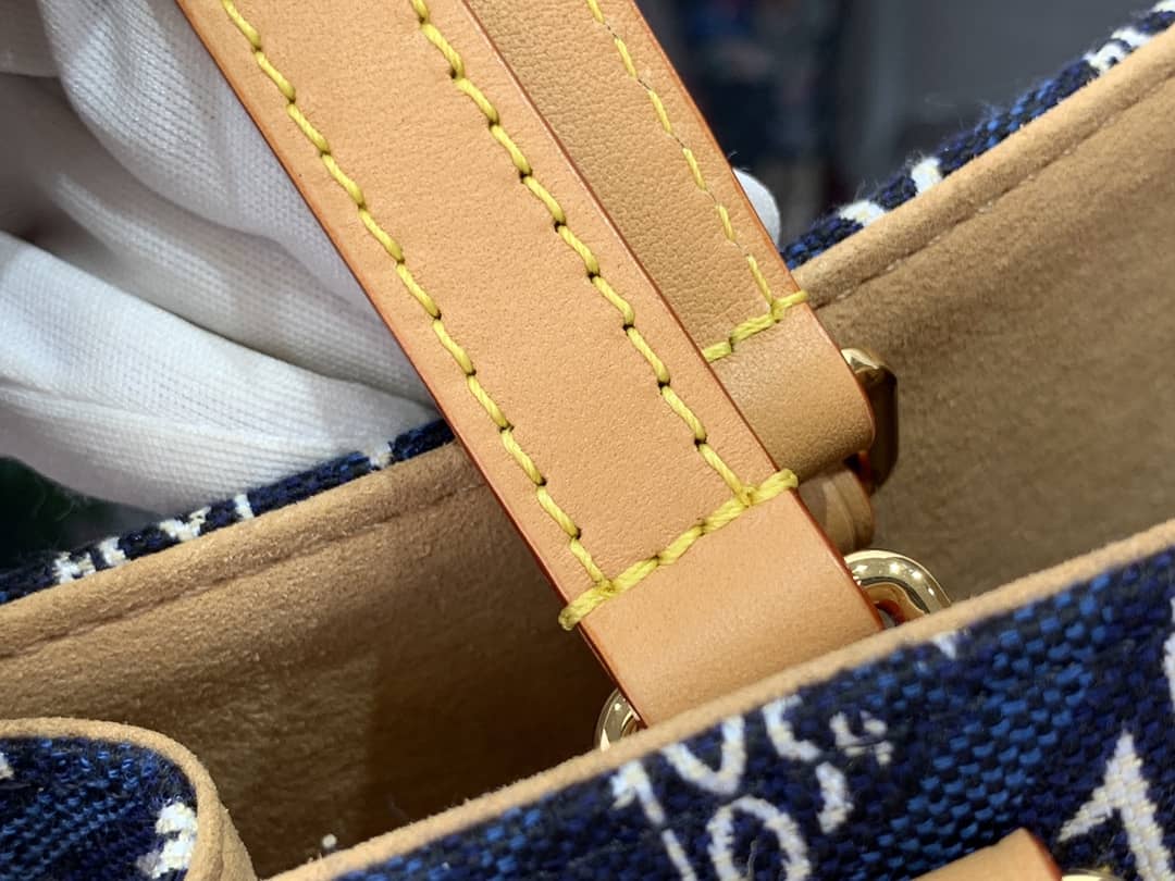 L0vis Vvtt0n Since 1854 Onthego MM Tote Replica M57396