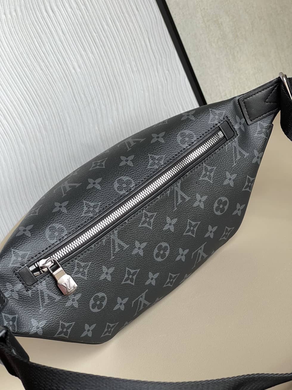 L0vis Vvtt0n Discovery Bumbag Monogram Eclipse Black M46035 Replica Belt Bag
